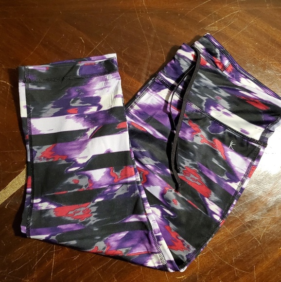 Camo Leggings - Picture 2 of 3